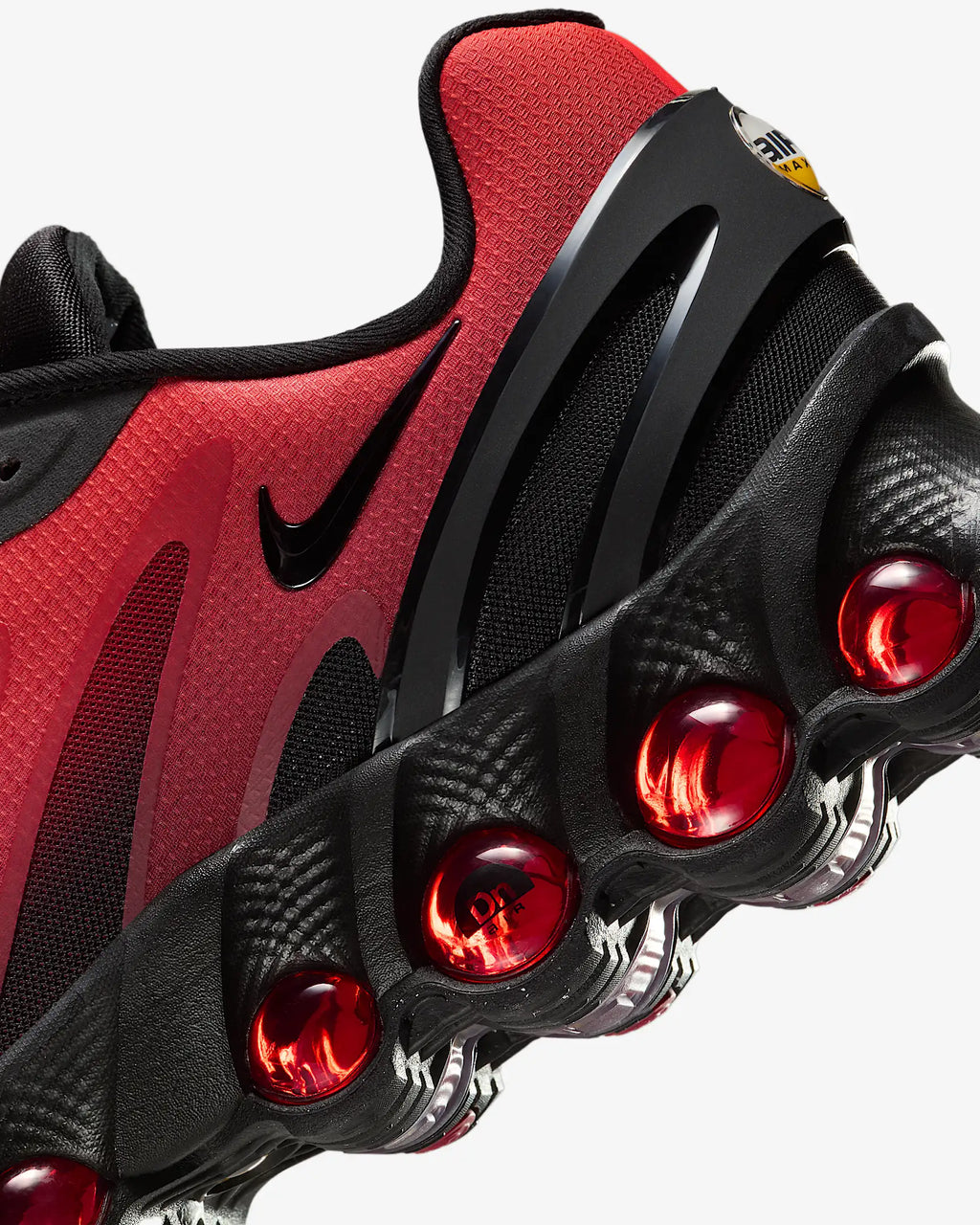 Air Max DN8 'Bred'