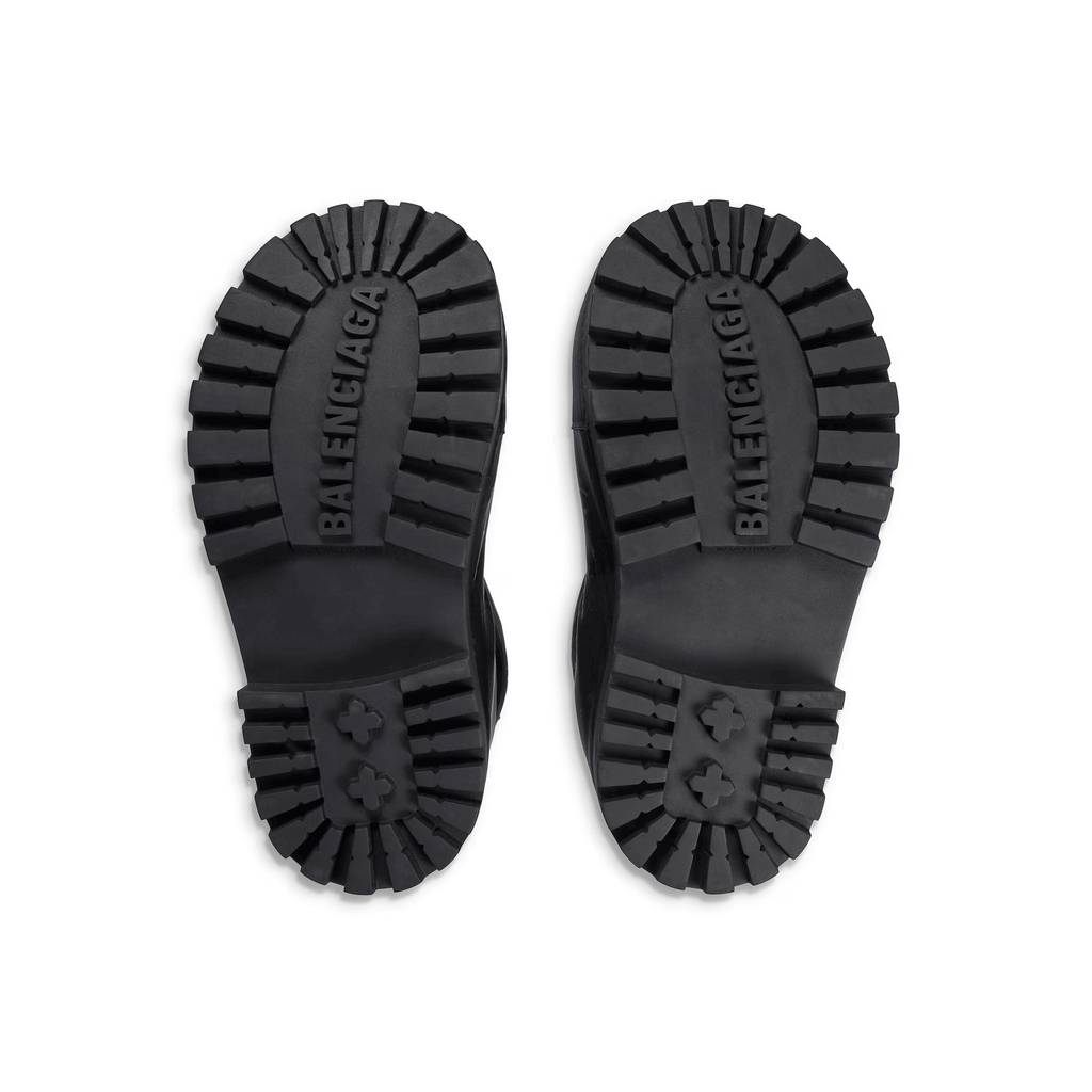 Alaska Low Boot in black nylon